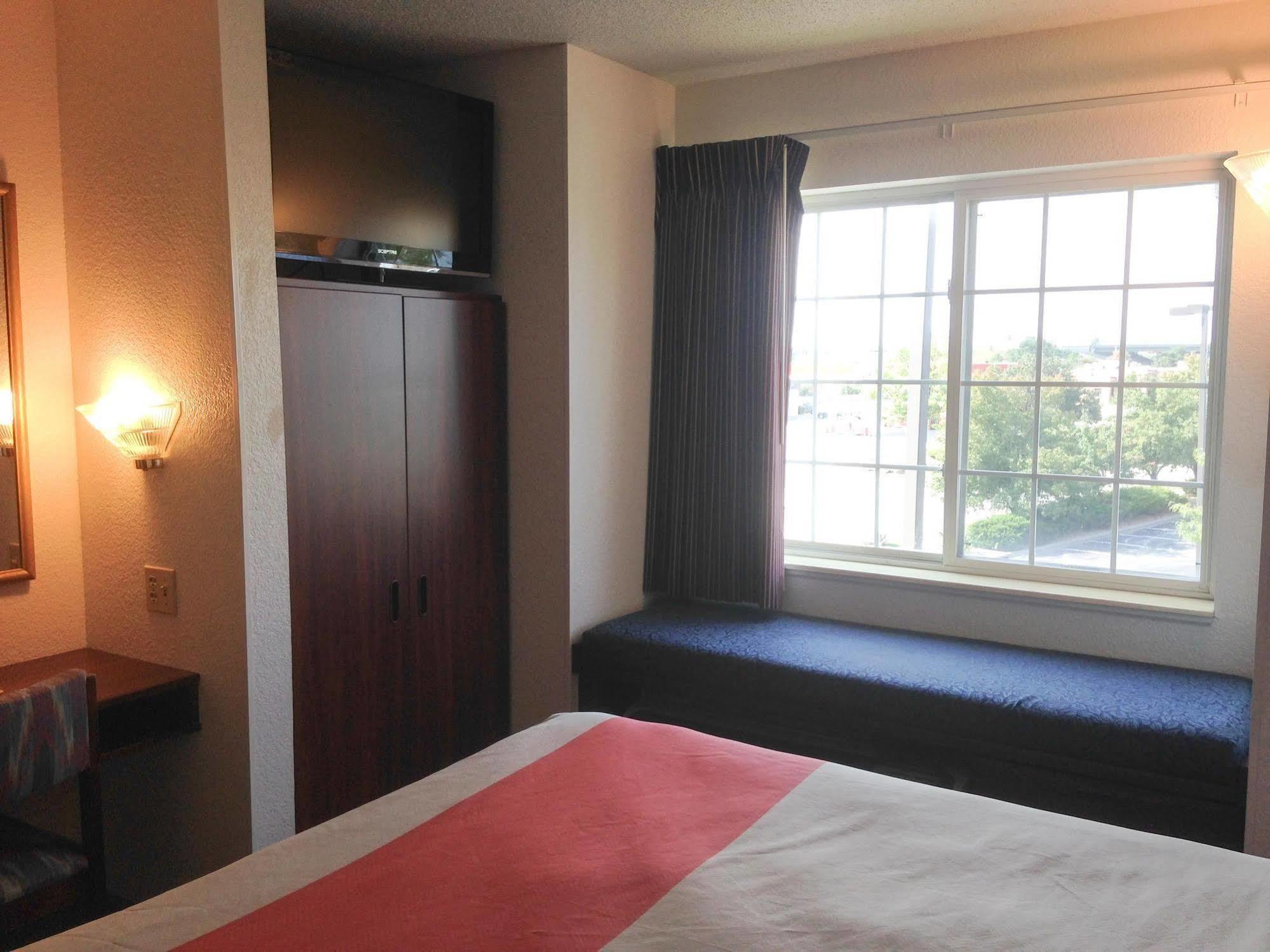 Motel 6-Olathe, Ks Zewnętrze zdjęcie